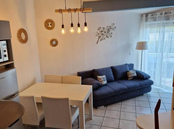 Casa de Férias Charmante Maison Avec Piscine Saint-Cyprien (Pyrenees-Orientales)