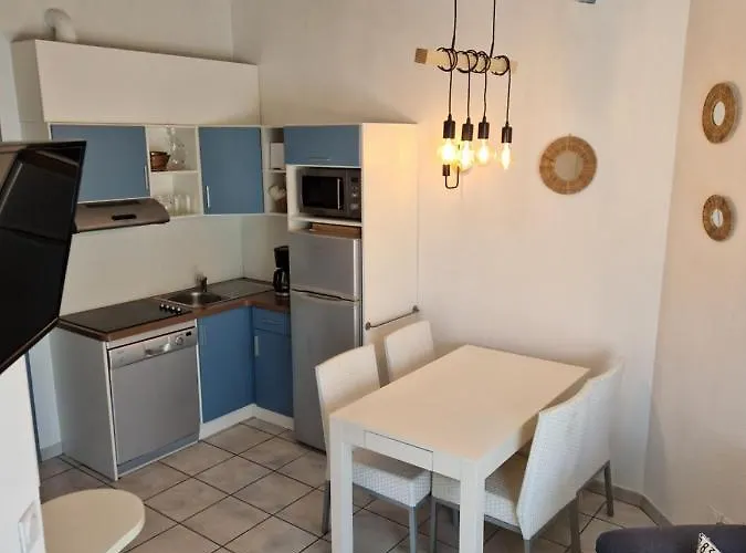 Charmante Maison Avec Piscine *
